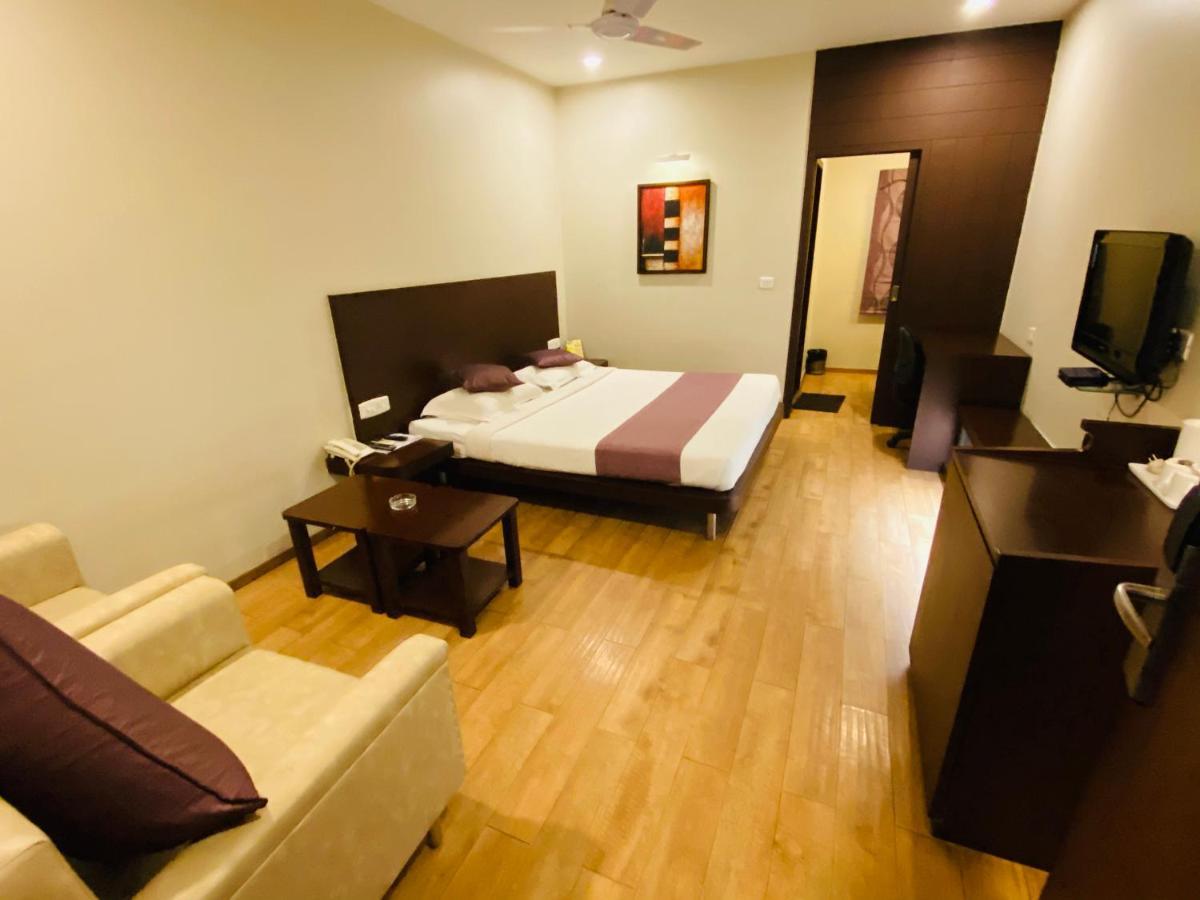 Saluja Residency Hotel Siliguri Exterior foto